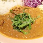 越中　上原屋 - 大葉とたたき梅のチキンカレーのあいがけカレー