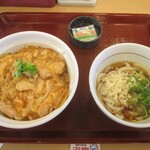 なか卯 - 親子丼（並盛）と はいからうどん（小）冷 のセット