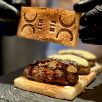 西麻布 焼肉 X - 但馬玄粗挽きバーグサンド