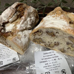 パン屋 ルーツ - 左→白いちぢくと胡桃の主張
                                右→くるみの底力