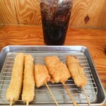 Kushikatsu Tanaka - チーズ・チーズ・たらこ・豚串・牛串とコーラ