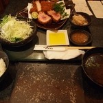 とんかつ マンジェ - 至高のとんかつ盛り合わせ（日向あじ豚＆シャトーブリアン）