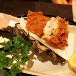 とんかつ マンジェ - 岩牡蠣フライ