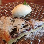 キノシタ - <'13/06/29撮影>デジュネ 1900円 のアメリカンチェリーのタルトとあんずのアイスクリーム