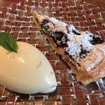キノシタ - <'13/06/29撮影>デジュネ 1900円 のアメリカンチェリーのタルトとあんずのアイスクリーム