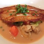 キノシタ - <'13/06/29撮影>デジュネ 1900円 のアイナメのポワレ あさりと春キャベツの軽い煮込み