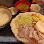 Kicchin Kotobuki - 豚しゃぶ定食(ご飯少なめ) 880円(税込)