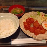 Kicchin Kotobuki - 唐揚げ定食(ご飯少なめ) 880円(税込)