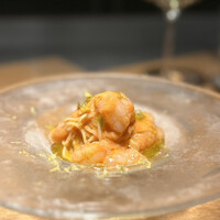 malca - 縞海老・アメーラトマト・ハラペーニョの冷製カッペリーニ。
                    パスタのトップバッター。ハラペーニョの辛味ソースが、意外にも甘み際立つシマエビと好相性！