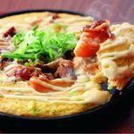 居心伝 - ふわふわに焼き上げた生地と肉じゃがが相性抜群★ふわふわなのでいくらでも食べれます。