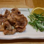 鍋と肴と酒 いいち - とり皮カリカリ焼き