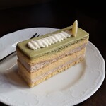 文房堂Gallery Cafe - ピスタチオとヘーゼルナッツのケーキ　550円