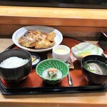 寿司・活魚料理 玄海 - 鯛のあら炊き定食