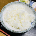 ふじのや食堂 - ご飯もちょっと盛りは少なめ(^◇^;)
