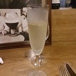ラ ペッシュ - ドリンク写真:シャンペン