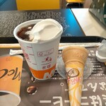 マクドナルド - 何時もソフトクリームの上をインして､コーン部分はソフトクリームとして食し､3度楽しみます！