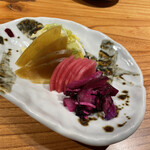 炭焼 うな富士 - 漬物盛り