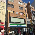 The CAFE - 外観　お店は２階にあります