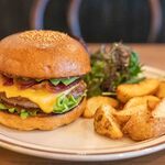 クリッターズバーガー - 2023.3 AVOCADO CHEESE BACON BURGER（1,790円）