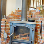 甘味茶屋 実の輪 - ガチ暖炉暖かい