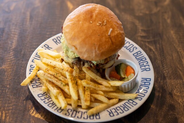 ラコスバーガー （RACCOS BURGER） - 郵便局前/ハンバーガー | 食べログ