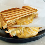 R.G.S. COFFEE CLUB - ホットサンドグリルドスリーチーズサンド