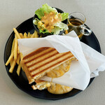 R.G.S. COFFEE CLUB - ホットサンドグリルドスリーチーズサンド