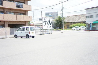 手打ちうどん つるや - 駐車場は広い！