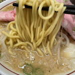 らーめん専門店 煮干しと豚 - にぼぶた太麺