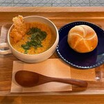 Cafe コアラとライオンときどきチーター - 豆乳カレースープ