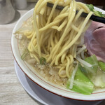 らーめん専門店 煮干しと豚 - にぼぶた太麺