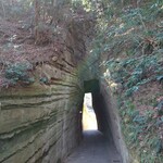 ビーチサイド温泉リゾート ゆうみ - 燈籠坂大師堂(切通しトンネル)