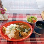 カフェレストラン・アリーノ - 揚げナスと利府梨のカレー(ライス小盛)