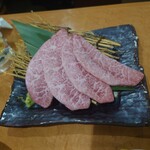 炭火焼肉 牛和鹿 - ミスジ　わさび醤油で