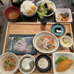 おいしいごはん屋さん 笹 - 笹定食＠1100円（味噌汁、ご飯、サラダはバイキング形式で食べ放題）