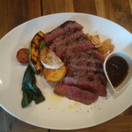 スペイン炭火焼 バルバロ - 国産牛もも肉のガーリックステーキ