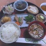 みんなの元気な店 - 料理写真:水曜のみ提供の定食600円　肉は使われていません