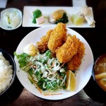 たけちゃん食堂 - カキフライ定食は1200円でした