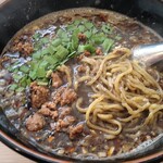 丸仙食堂 - 細麺にスープが絡んで美味い。