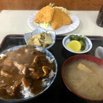 Daruma Ya Shokudou - あじフライ定食　¥650- ご飯にカレーをかけて¥850-