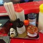 らーめん孝一郎 - 卓上の調味料