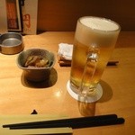 美味しいさかな けやき 東京駅一番街店 - ビール＆お通し