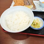 食事処 ときわ - ご飯と白菜の漬物
