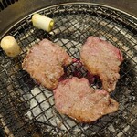 炭火焼肉 久 - 焼き