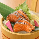Charcoal-grilled salmon with salt tataki