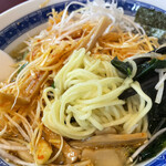 東陽らーめん - ネギ塩ラーメンの麺