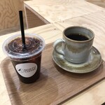 ノースコーヒー - ドリンク写真:アイスコーヒーとスペシャリティコーヒー