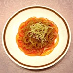 北京料理桂蘭 - 『クラゲの酢の物』にはトマトスライスにコリコリ食感のクラゲが合わせてあります(o^^o)