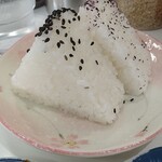 長浜ラーメン 一心亭 - おにぎりは2個っす！