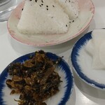 長浜ラーメン 一心亭 - 漬物は2種！